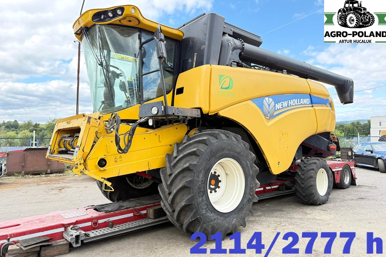 NEW HOLLAND CX 6080 - 2114/2777 h - 2014 ROK + VARIFEED 6,09 M - Combine harvester: picture 1 NEW HOLLAND CX 6080 - 2114/2777 h - 2014 ROK + VARIFEED 6,09 M - Combine harvester: picture 1
