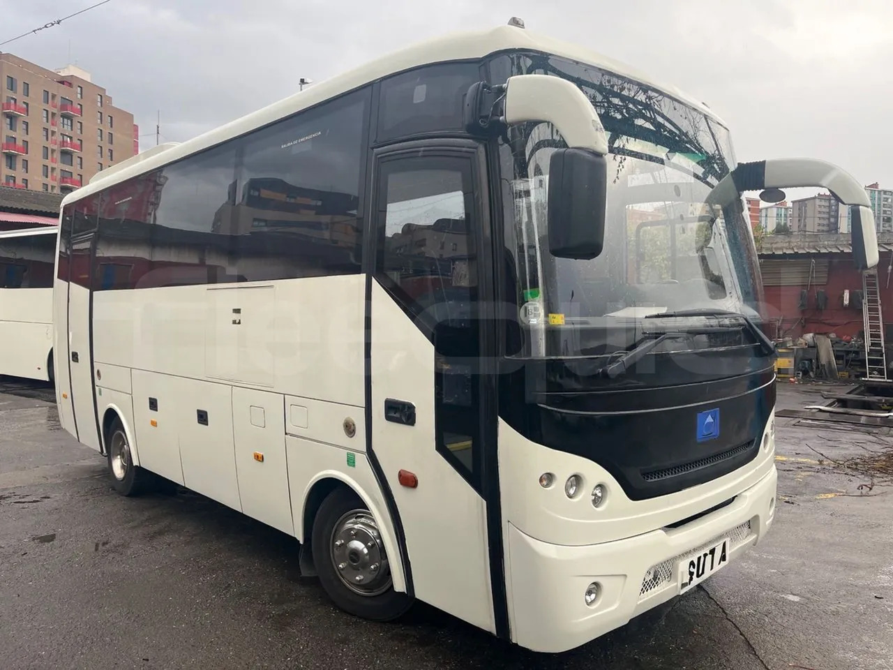 Bmc Midilux L - Coach: picture 1 Bmc Midilux L - Coach: picture 1