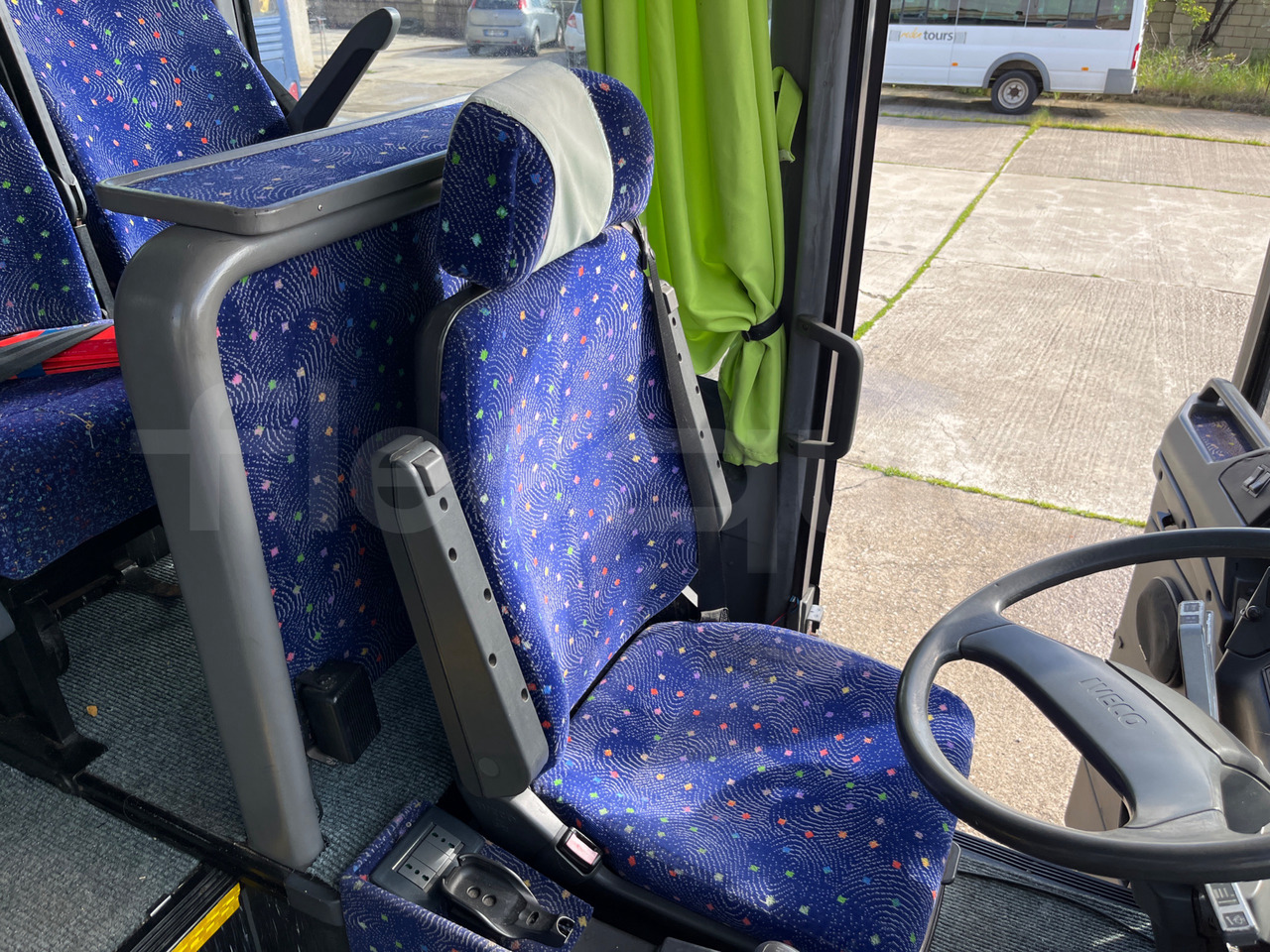 Coach Iveco 380: picture 14
