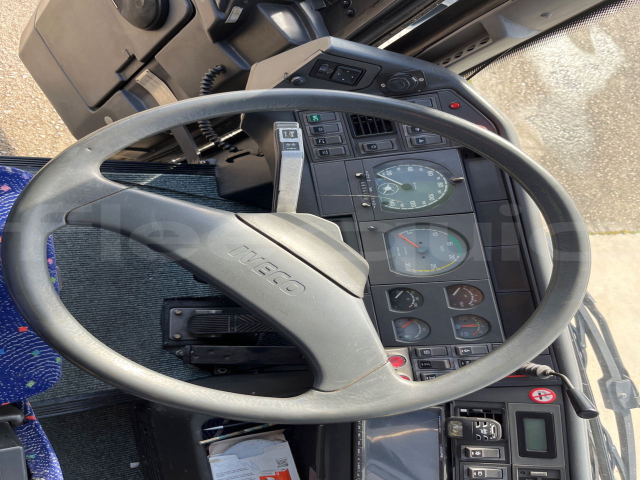 Coach Iveco 380: picture 17