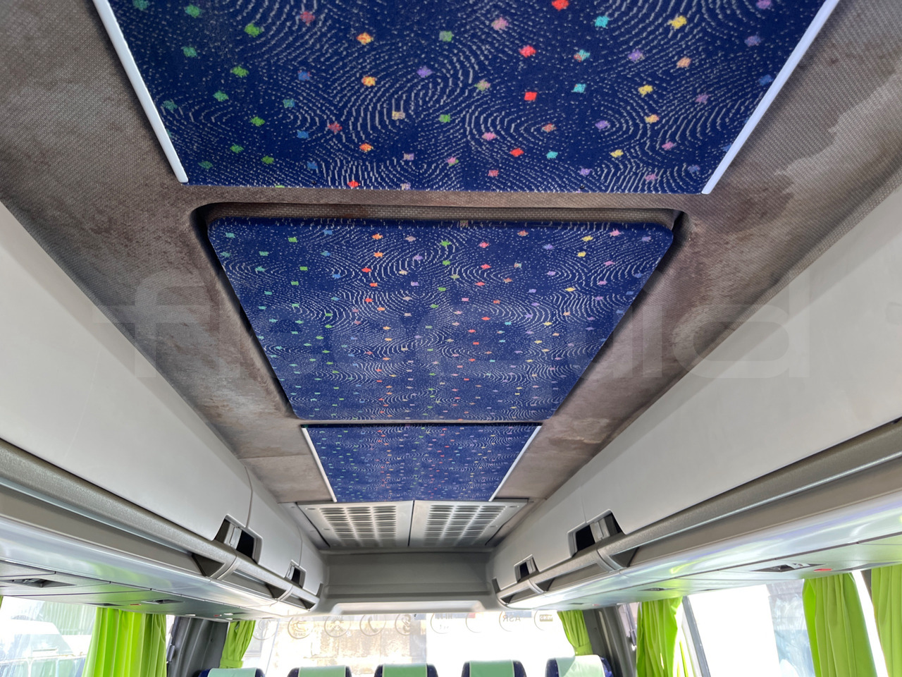 Coach Iveco 380: picture 19