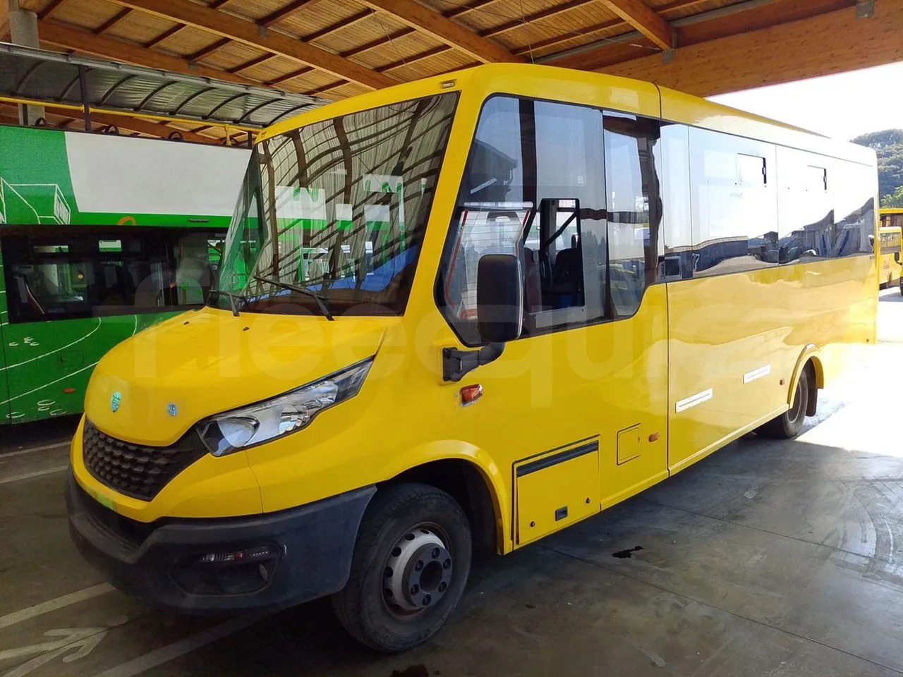 Iveco Indcar - School bus: picture 4 Iveco Indcar - School bus: picture 4