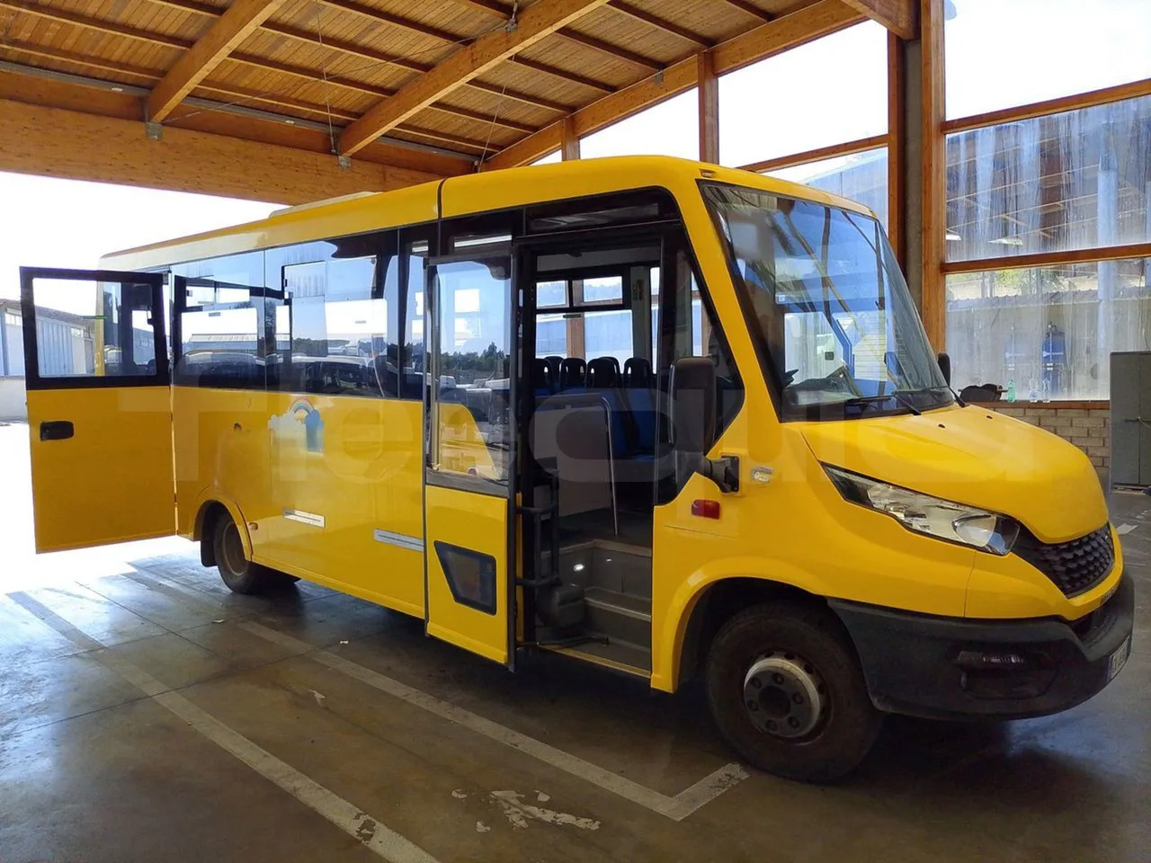 School bus Iveco Indcar: picture 10