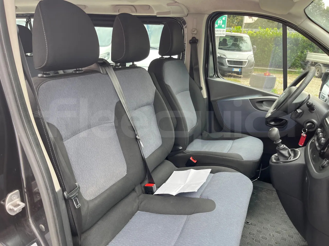 Suburban bus Opel Vivaro - B: picture 18 Suburban bus Opel Vivaro - B: picture 18