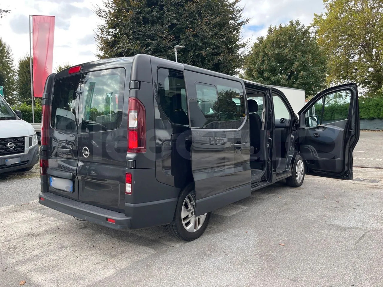 Suburban bus Opel Vivaro - B: picture 10