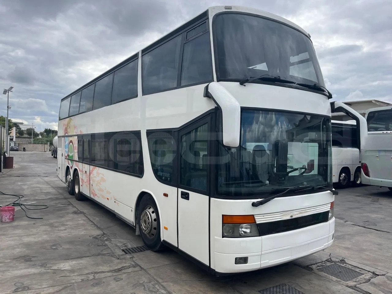 Setra S328 - Double-decker bus: picture 1 Setra S328 - Double-decker bus: picture 1