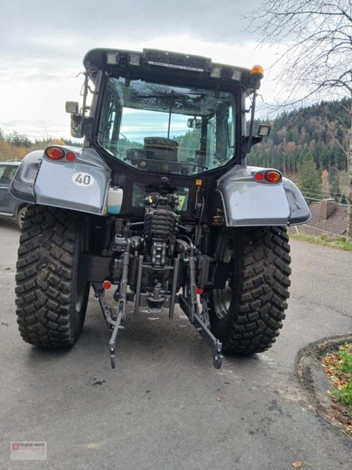 Valtra N 163 - Farm tractor: picture 2 Valtra N 163 - Farm tractor: picture 2