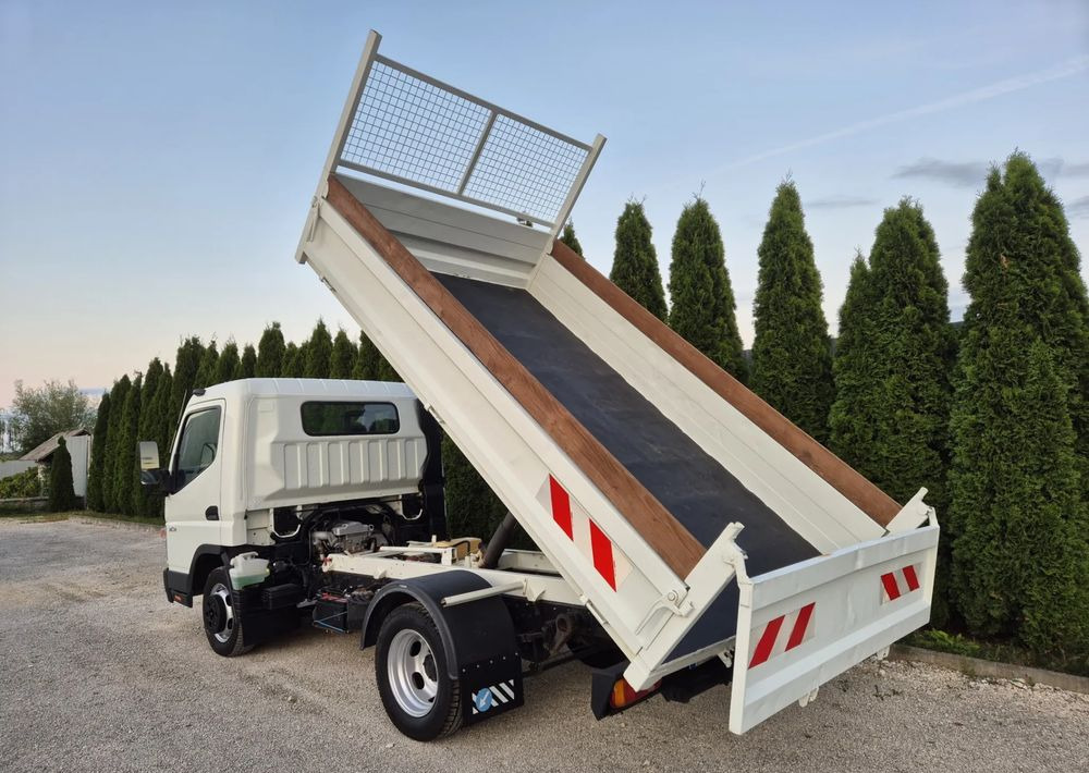Mitsubishi Canter 3.0 - Tipper van: picture 3 Mitsubishi Canter 3.0 - Tipper van: picture 3
