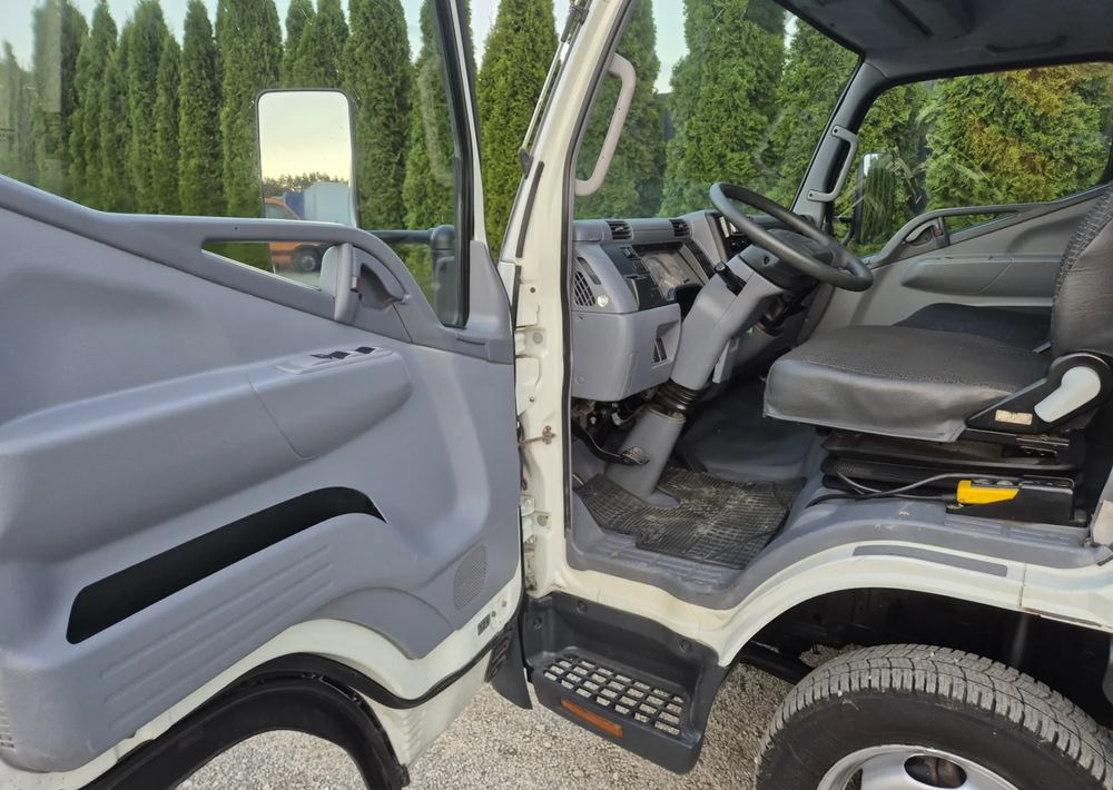 Mitsubishi Canter 3.0 - Tipper van: picture 5 Mitsubishi Canter 3.0 - Tipper van: picture 5