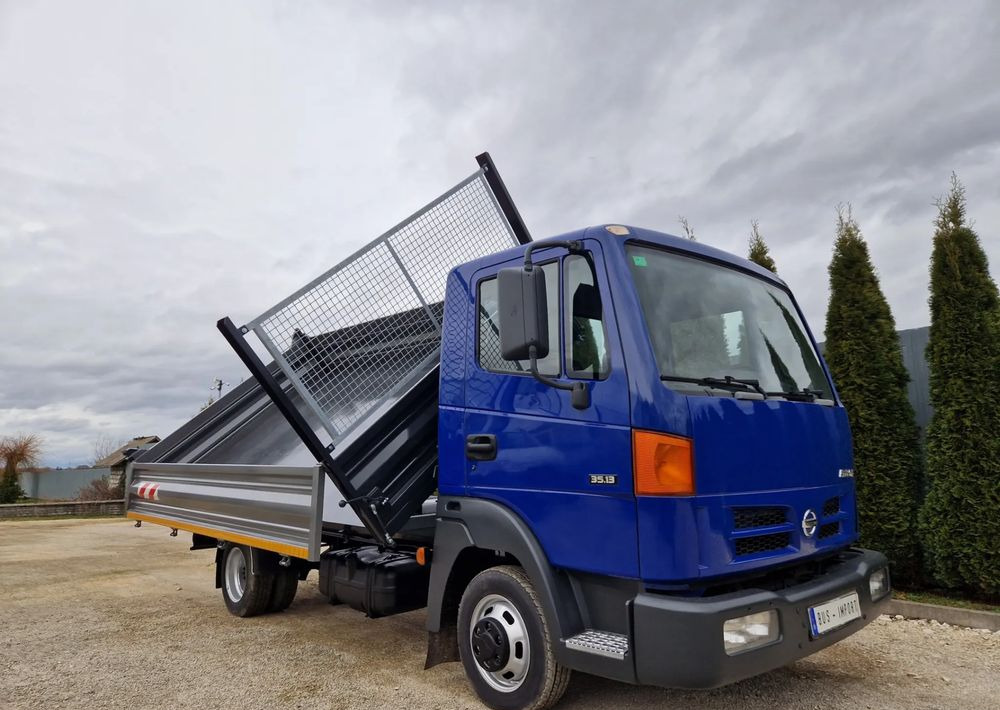 Nissan Atleon 3.0 - Tipper van: picture 3 Nissan Atleon 3.0 - Tipper van: picture 3