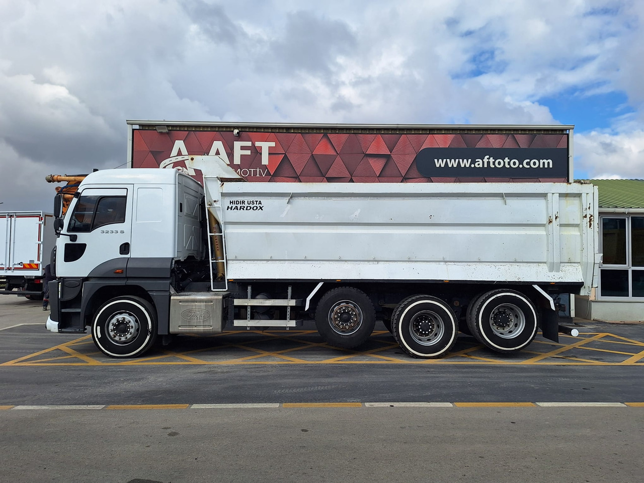 FORD 3233 S - Tipper: picture 5 FORD 3233 S - Tipper: picture 5