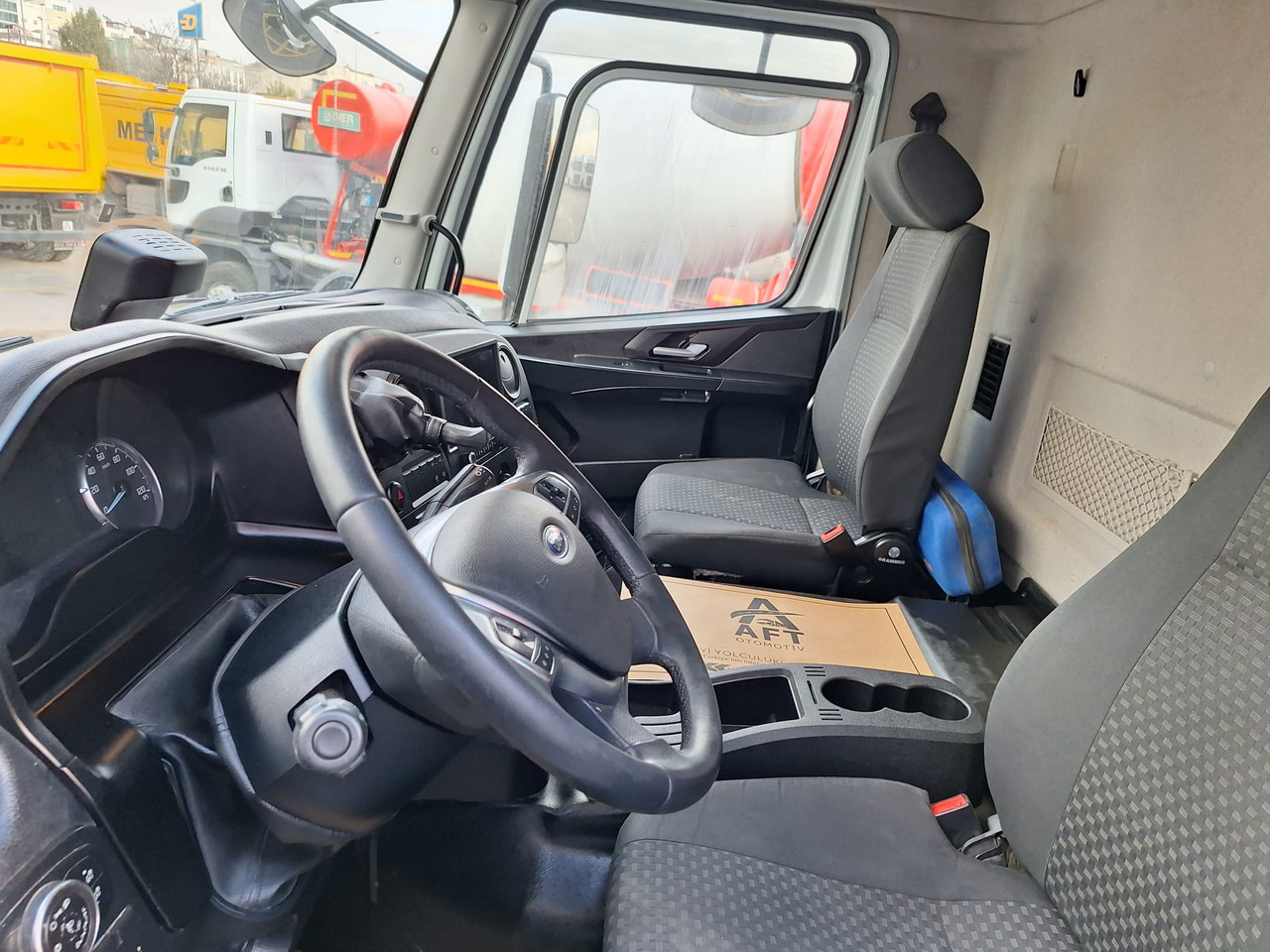 Tipper FORD 4445 XD: picture 13