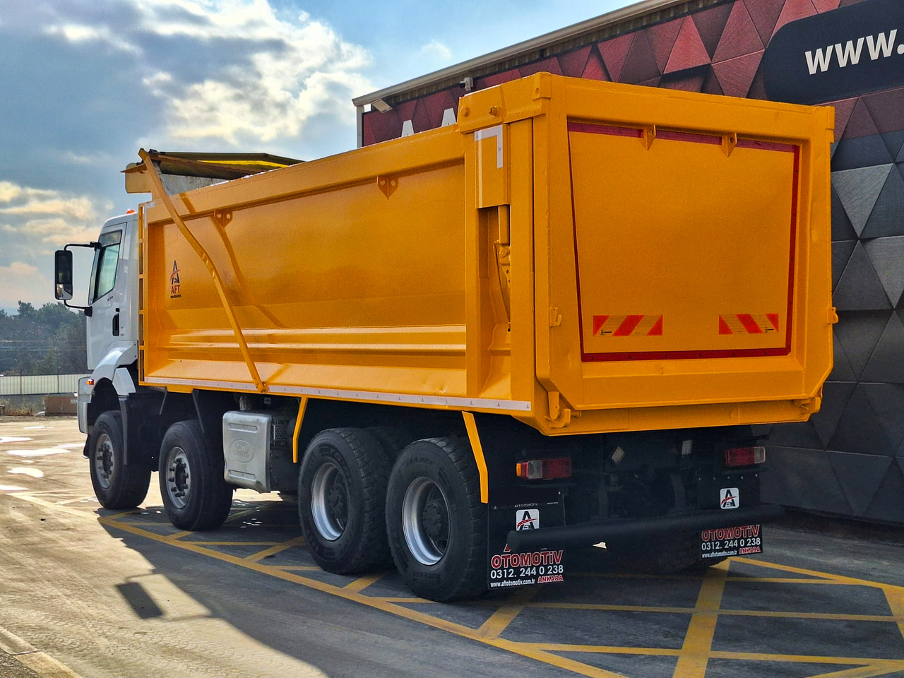 Tipper FORD 4445 XD: picture 6