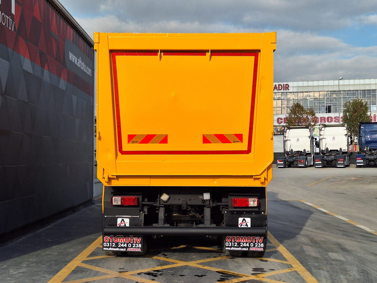 Tipper FORD 4445 XD: picture 7