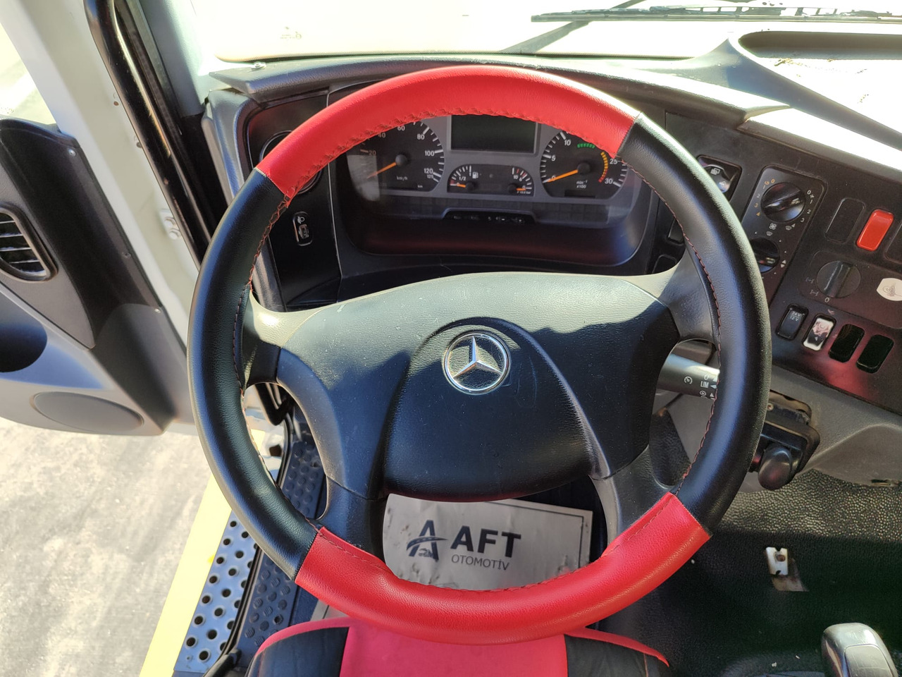 Concrete mixer truck MERCEDES-BENZ AXOR 3028: picture 9 Concrete mixer truck MERCEDES-BENZ AXOR 3028: picture 9