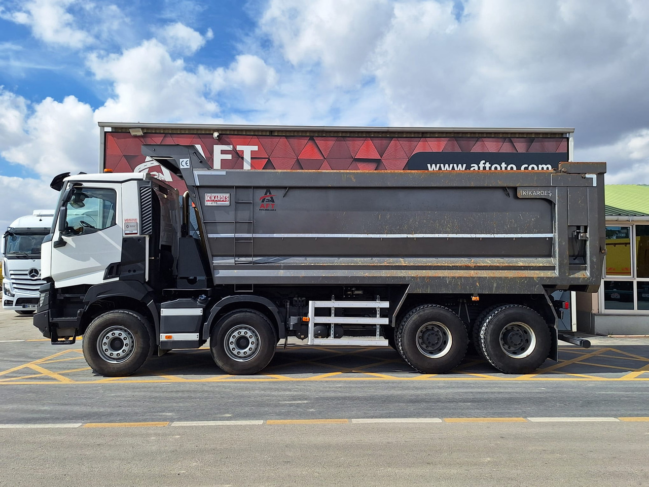 RENAULT K 520 - Tipper: picture 5 RENAULT K 520 - Tipper: picture 5