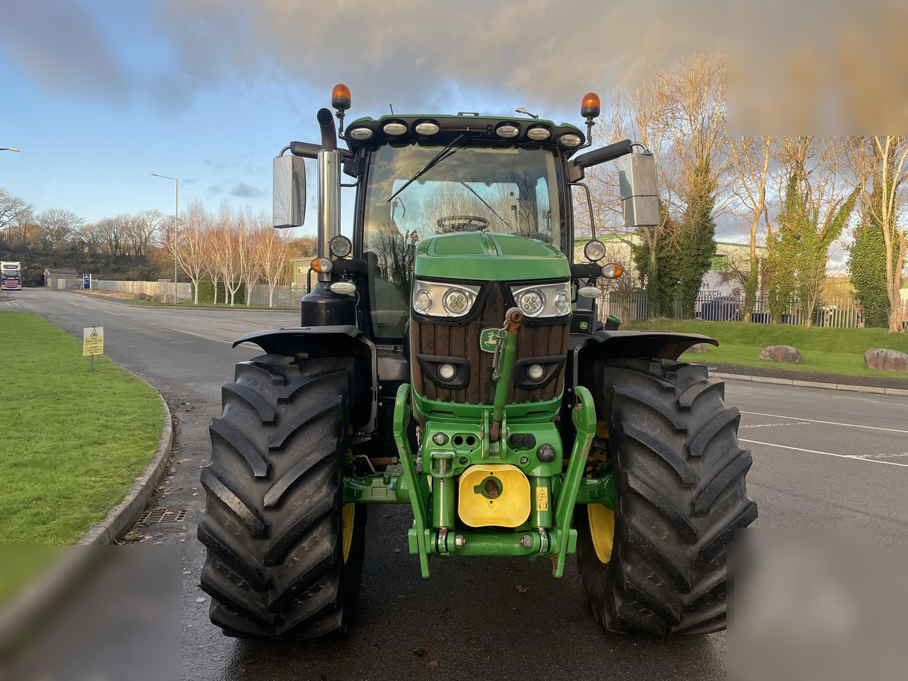 2020 JOHN DEERE 6155R - Farm tractor: picture 3 2020 JOHN DEERE 6155R - Farm tractor: picture 3