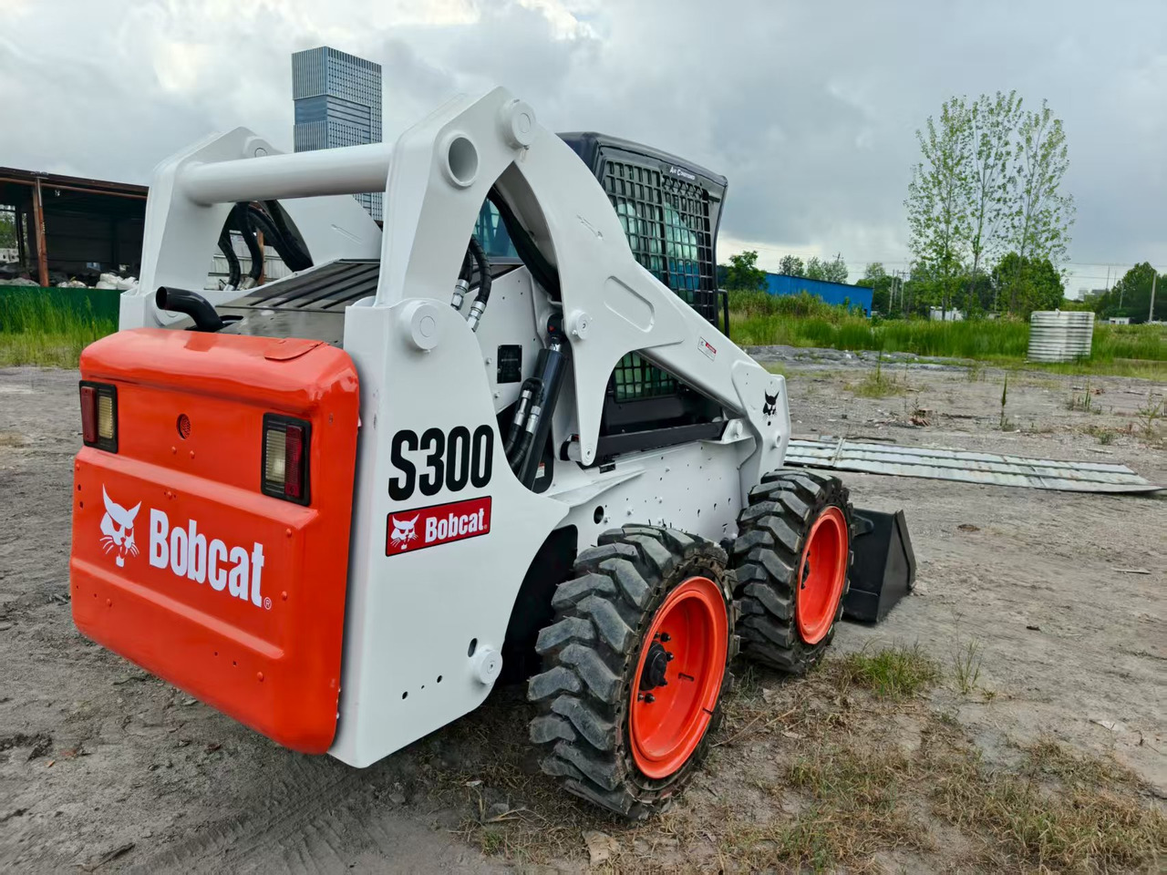 BOBCAT skid steer loader S300 Mining/Agriculture/Urban Construction - Skid steer loader: picture 4 BOBCAT skid steer loader S300 Mining/Agriculture/Urban Construction - Skid steer loader: picture 4