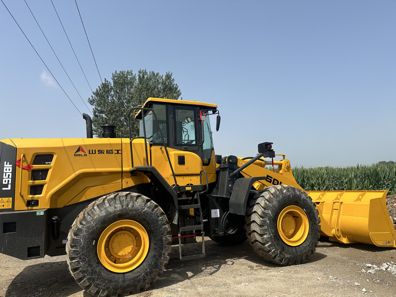 SDLG L958F - Wheel loader: picture 1 SDLG L958F - Wheel loader: picture 1