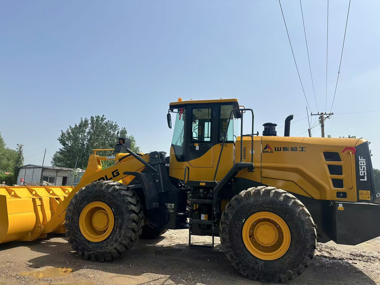 SDLG L958F - Wheel loader: picture 3 SDLG L958F - Wheel loader: picture 3