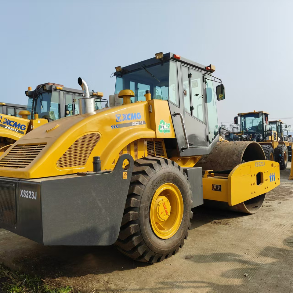 XCMG XS223J - Road roller: picture 3 XCMG XS223J - Road roller: picture 3