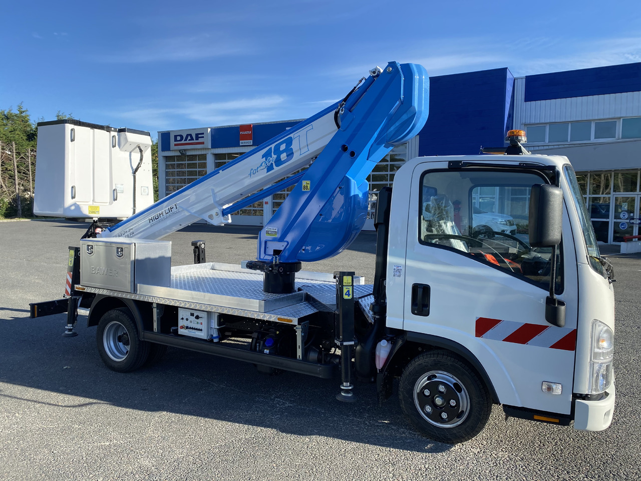 ISUZU M21 SOCAGE 18T NACELLE UTILITAIRES 3T5 - Truck mounted aerial platform: picture 1 ISUZU M21 SOCAGE 18T NACELLE UTILITAIRES 3T5 - Truck mounted aerial platform: picture 1