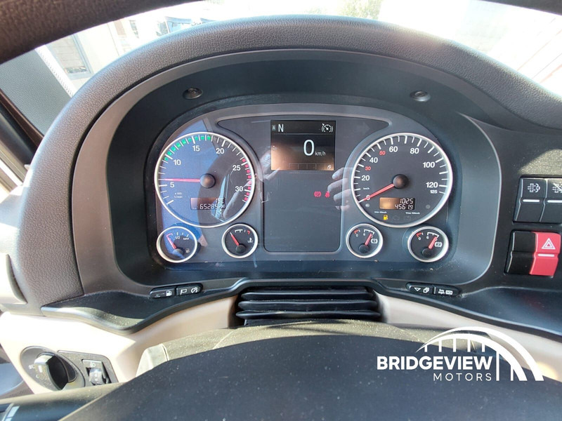 Tractor unit MAN TGX 18.470: picture 13