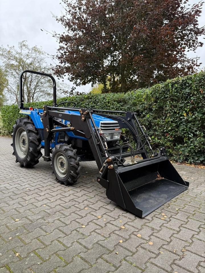 Kleintraktor Iseki TU237 mit Frontlader ab 149 € pro Monat. - Compact tractor: picture 2 Kleintraktor Iseki TU237 mit Frontlader ab 149 € pro Monat. - Compact tractor: picture 2