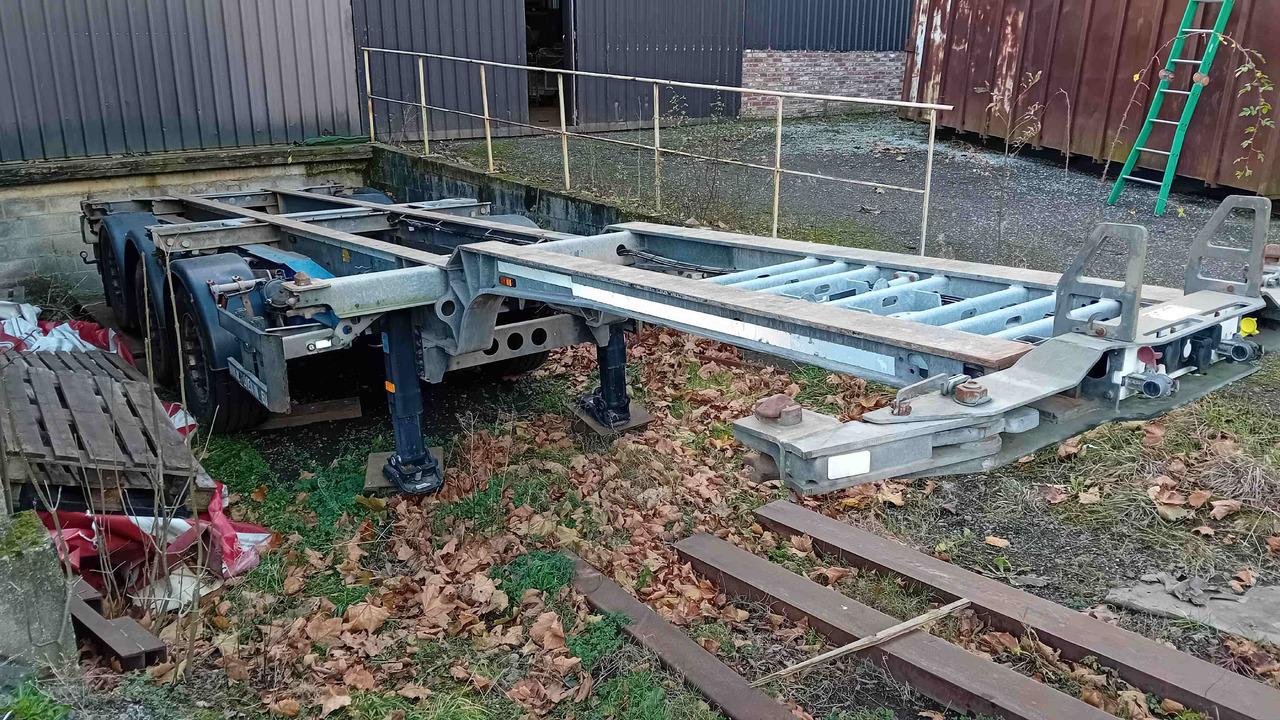 SCHMITZ CARGOBULL châssis porte-conteneur semi-remorque Os  - type SGF*3 - adaptable pour conteneur 20' et 40' - Container transporter/ Swap body semi-trailer: picture 1 SCHMITZ CARGOBULL châssis porte-conteneur semi-remorque Os  - type SGF*3 - adaptable pour conteneur 20' et 40' - Container transporter/ Swap body semi-trailer: picture 1