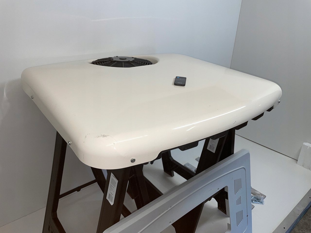 KLIMATYZACJA POSTOJOWA PILOT SLIMCOOL FACTORY PREP DAF SCANIA MC1507523 - A/C compressor for Truck: picture 2 KLIMATYZACJA POSTOJOWA PILOT SLIMCOOL FACTORY PREP DAF SCANIA MC1507523 - A/C compressor for Truck: picture 2