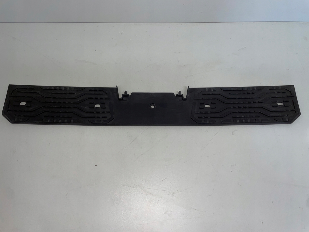 NAKŁADKA ZDERZAKA STOPIEŃ MAN TGX3 TG3 TGX 3 81416140099 - Bumper for Truck: picture 1 NAKŁADKA ZDERZAKA STOPIEŃ MAN TGX3 TG3 TGX 3 81416140099 - Bumper for Truck: picture 1