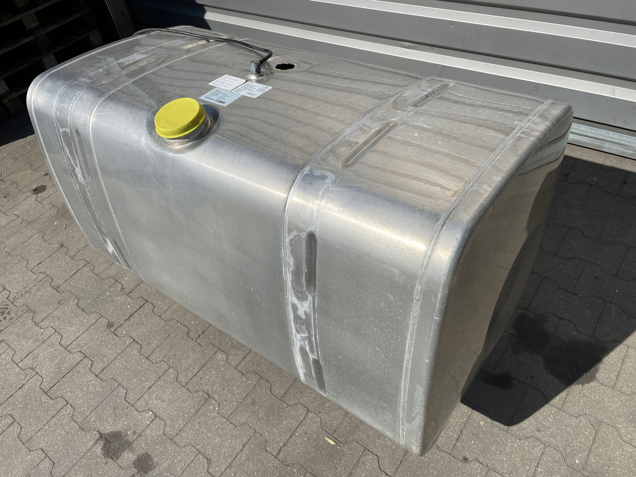 ZBIORNIK NA PALIWO MAN TGX TGS 580 L 81122016684 - Fuel tank for Truck: picture 1 ZBIORNIK NA PALIWO MAN TGX TGS 580 L 81122016684 - Fuel tank for Truck: picture 1