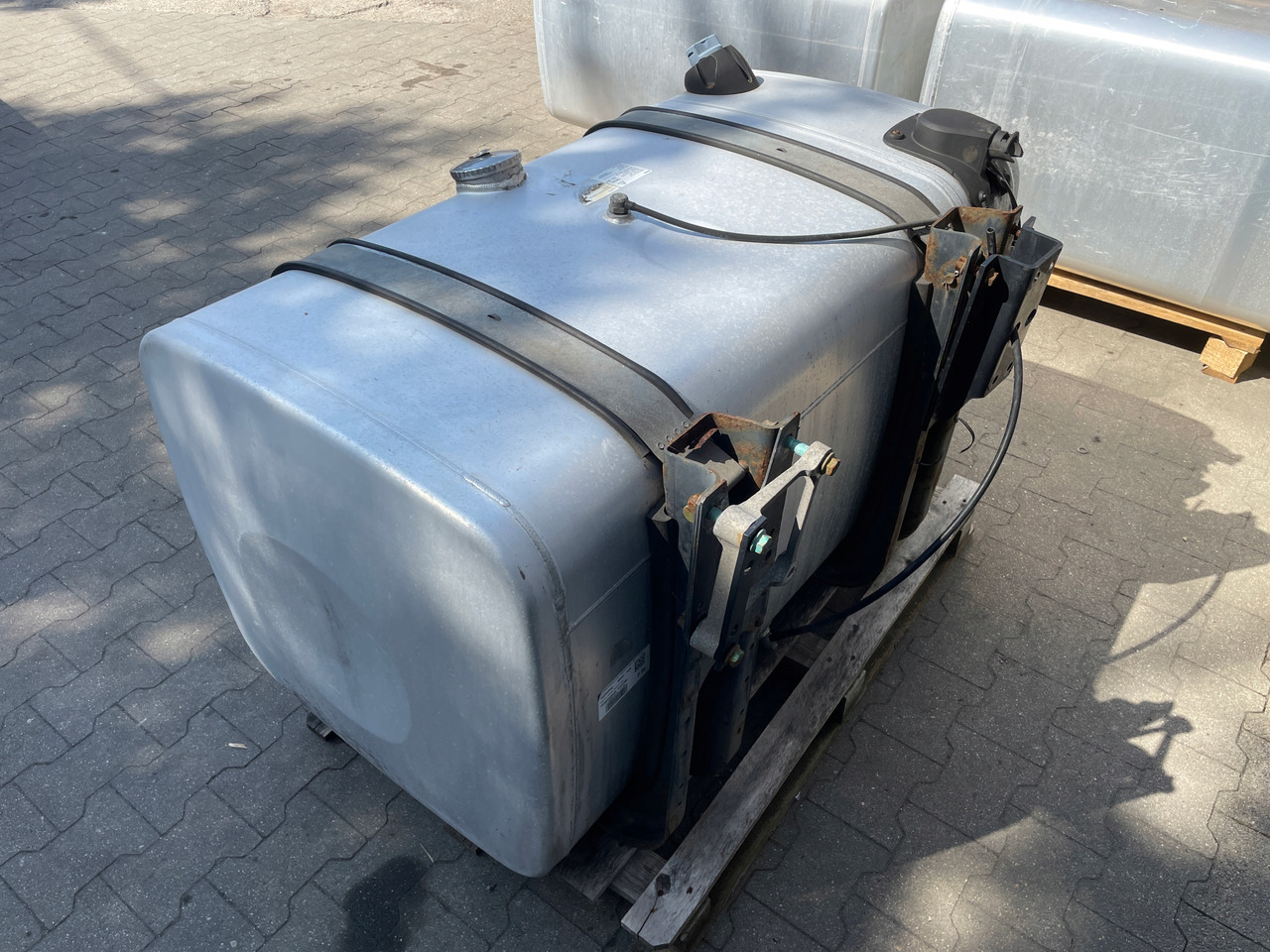 ZBIORNIK PALIWA MAN TGX TGS 470 L 85 ADBLUE 135X70X70 - Fuel tank for Truck: picture 5 ZBIORNIK PALIWA MAN TGX TGS 470 L 85 ADBLUE 135X70X70 - Fuel tank for Truck: picture 5