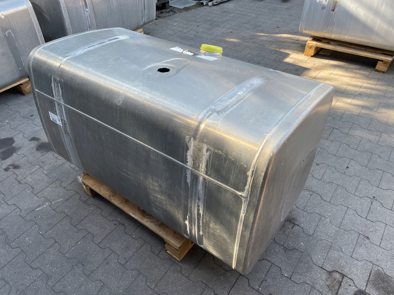 ZBIORNIK PALIWA MAN TGX TGS 580L 81122016934 - Fuel tank for Truck: picture 5 ZBIORNIK PALIWA MAN TGX TGS 580L 81122016934 - Fuel tank for Truck: picture 5