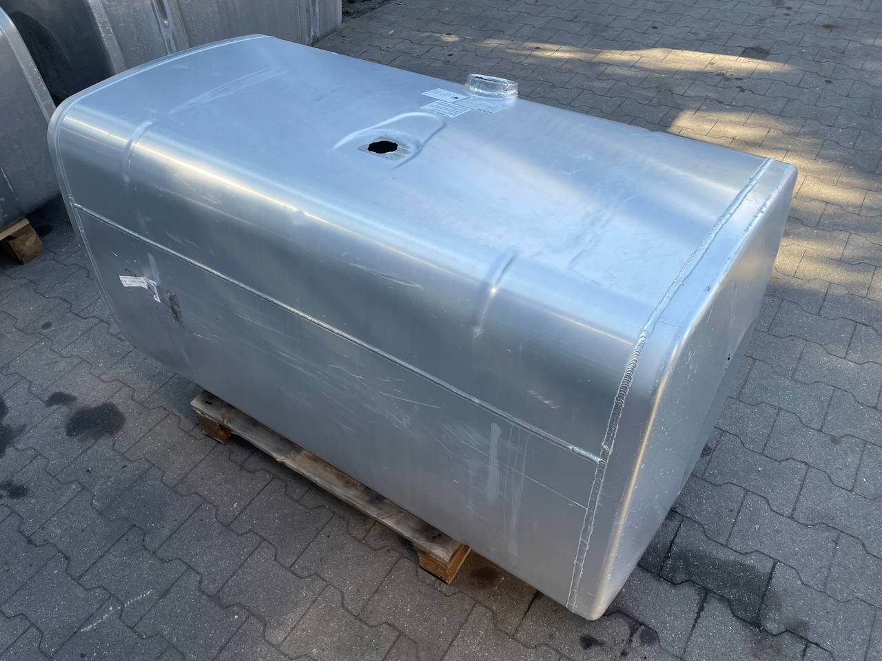 ZBIORNIK PALIWA MAN TGX TGS 580L 81122016934 - Fuel tank for Truck: picture 5 ZBIORNIK PALIWA MAN TGX TGS 580L 81122016934 - Fuel tank for Truck: picture 5
