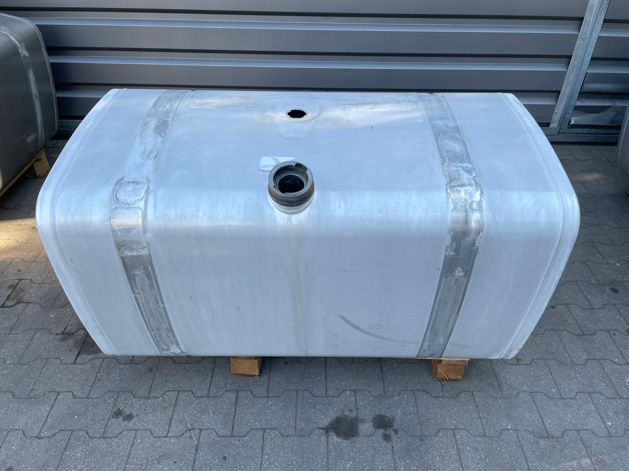 ZBIORNIK PALIWA MAN TGX TGS 580L 81122016934 - Fuel tank for Truck: picture 1 ZBIORNIK PALIWA MAN TGX TGS 580L 81122016934 - Fuel tank for Truck: picture 1