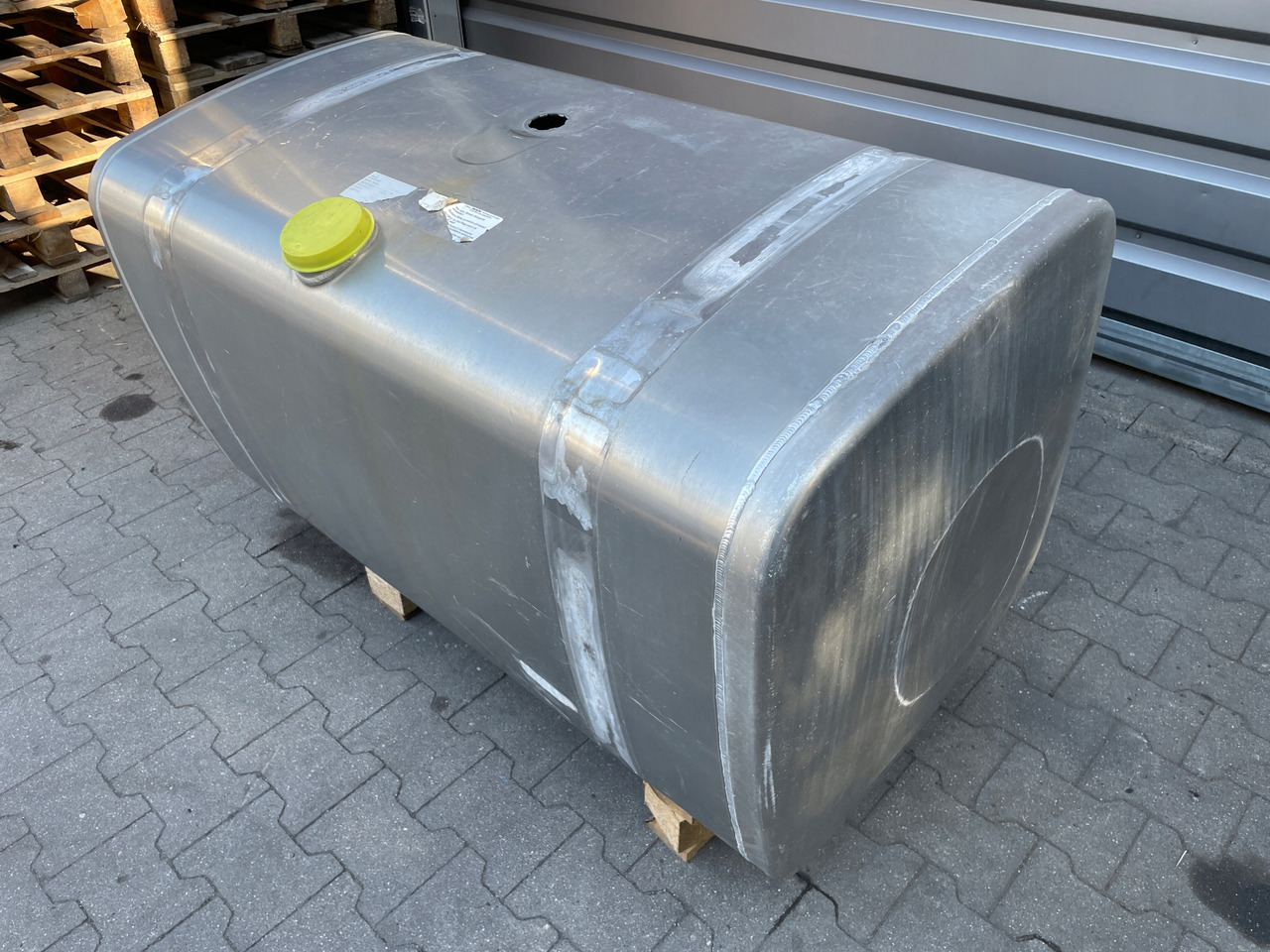 ZBIORNIK PALIWA MAN TGX TGS 580L 81122016934 - Fuel tank for Truck: picture 3 ZBIORNIK PALIWA MAN TGX TGS 580L 81122016934 - Fuel tank for Truck: picture 3