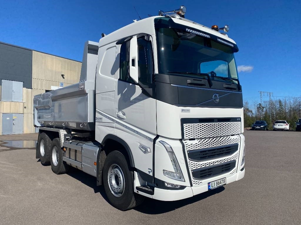 Volvo FH 540  - Tipper: picture 2 Volvo FH 540  - Tipper: picture 2