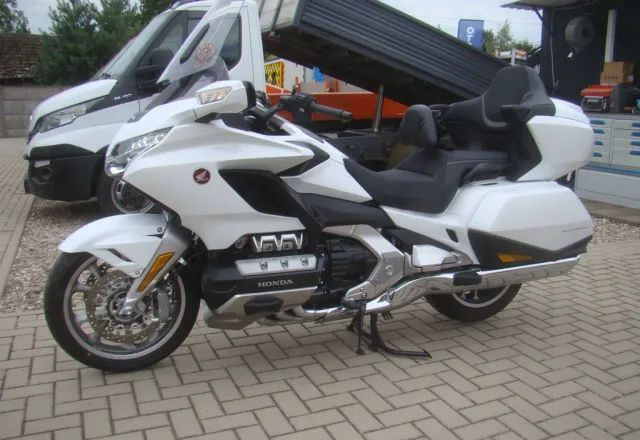 Honda GL - Motorcycle: picture 2 Honda GL - Motorcycle: picture 2