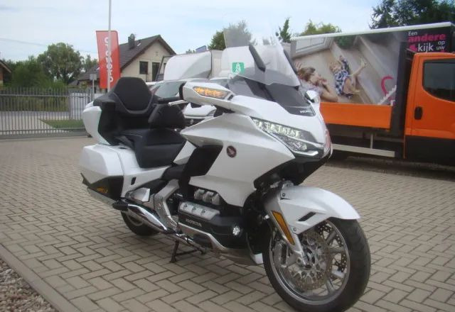 Honda GL - Motorcycle: picture 4 Honda GL - Motorcycle: picture 4