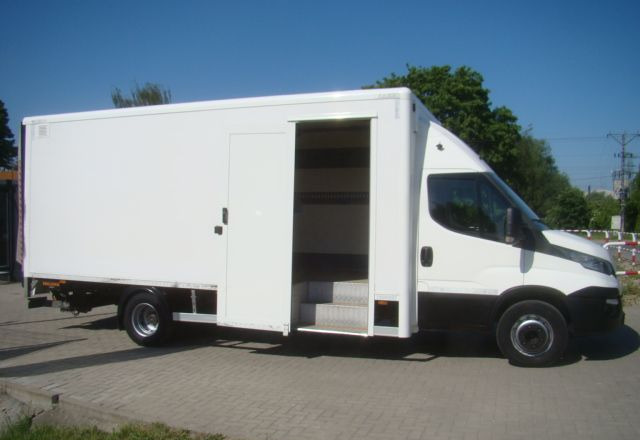 Iveco DAILY 70 C 18 3.0TDI 5.45M WINDA 1000KG - Box truck: picture 4 Iveco DAILY 70 C 18 3.0TDI 5.45M WINDA 1000KG - Box truck: picture 4