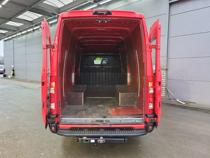 Iveco Daily 35C15 L3H2 Cruise Parkingsensors Towbar Euro5 2013 - Panel van, Combi van: picture 4 Iveco Daily 35C15 L3H2 Cruise Parkingsensors Towbar Euro5 2013 - Panel van, Combi van: picture 4