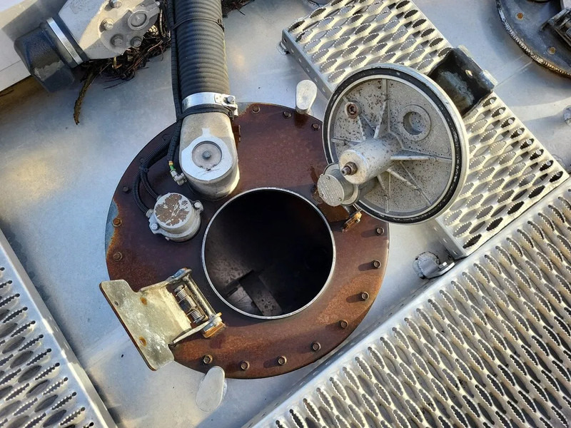 Mercedes-Benz Antos 1824 - Tank truck: picture 5 Mercedes-Benz Antos 1824 - Tank truck: picture 5