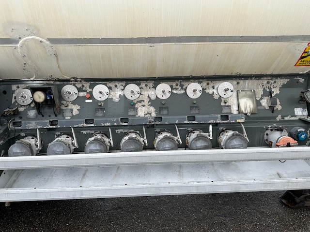 TRAILOR HYDROCARBURES 38000L - Tank semi-trailer: picture 5 TRAILOR HYDROCARBURES 38000L - Tank semi-trailer: picture 5