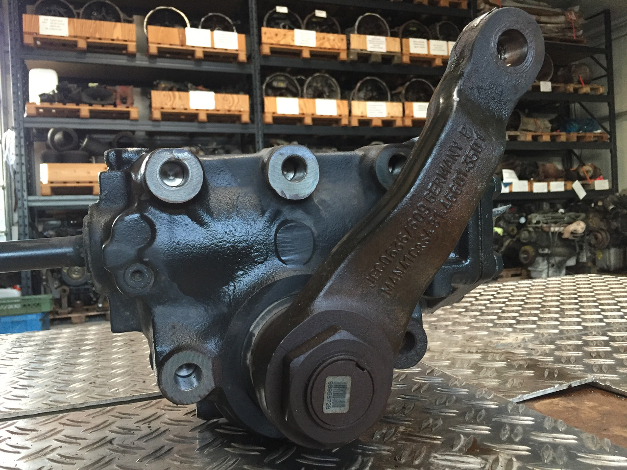 Gebrauchtes Lenkgetriebe, MAN TGM 15.280, Artikel - Nr. : 85.46200 - 6019 - Steering gear for Truck: picture 2 Gebrauchtes Lenkgetriebe, MAN TGM 15.280, Artikel - Nr. : 85.46200 - 6019 - Steering gear for Truck: picture 2