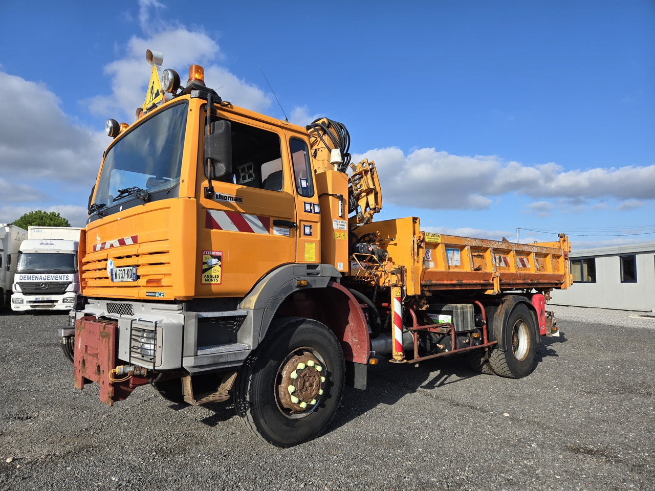 Renault G250 4x4 - Tipper, Crane truck: picture 2 Renault G250 4x4 - Tipper, Crane truck: picture 2