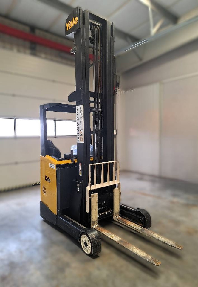 Yale MR 14 - Reach truck: picture 4 Yale MR 14 - Reach truck: picture 4