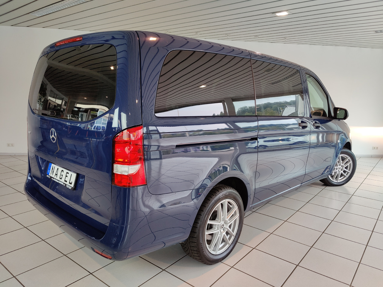 Mercedes-Benz Vito Tourer 114 CDI Pro lang 8-Sitzer Navi - Station wagon: picture 4 Mercedes-Benz Vito Tourer 114 CDI Pro lang 8-Sitzer Navi - Station wagon: picture 4