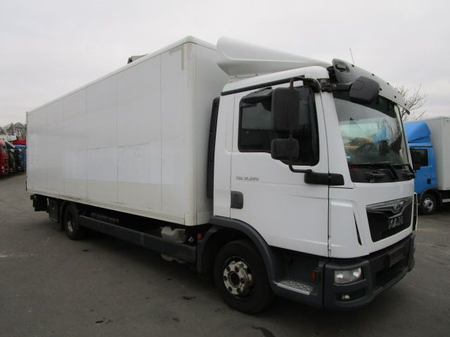 MAN TGL 12.220 4x2 BL Euro 6, LDBW. Navigation, 7,10 - Box truck: picture 2 MAN TGL 12.220 4x2 BL Euro 6, LDBW. Navigation, 7,10 - Box truck: picture 2
