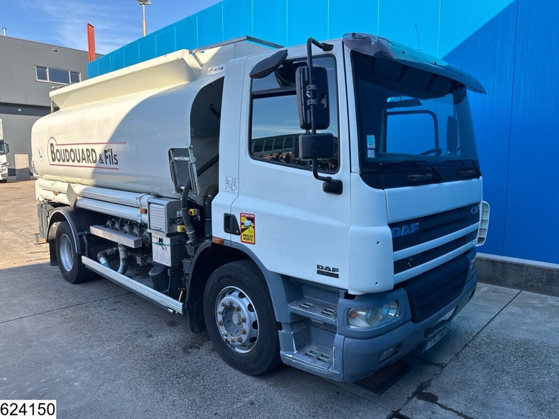 DAF CF 360 Euro 3, Fuel, Handgeschakeld, 14733 Liter, 5 Comp - Tank truck: picture 3 DAF CF 360 Euro 3, Fuel, Handgeschakeld, 14733 Liter, 5 Comp - Tank truck: picture 3